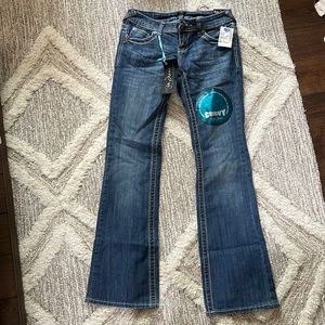 Ariya bootleg jeans, nwt!! Size 5/6